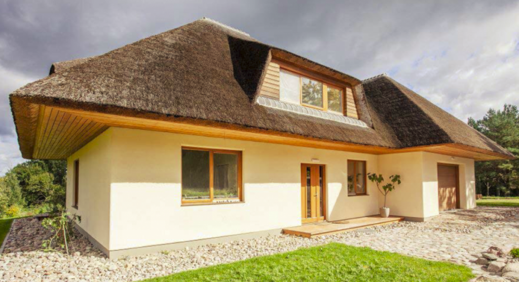 Саманный дом (из глины и соломы)