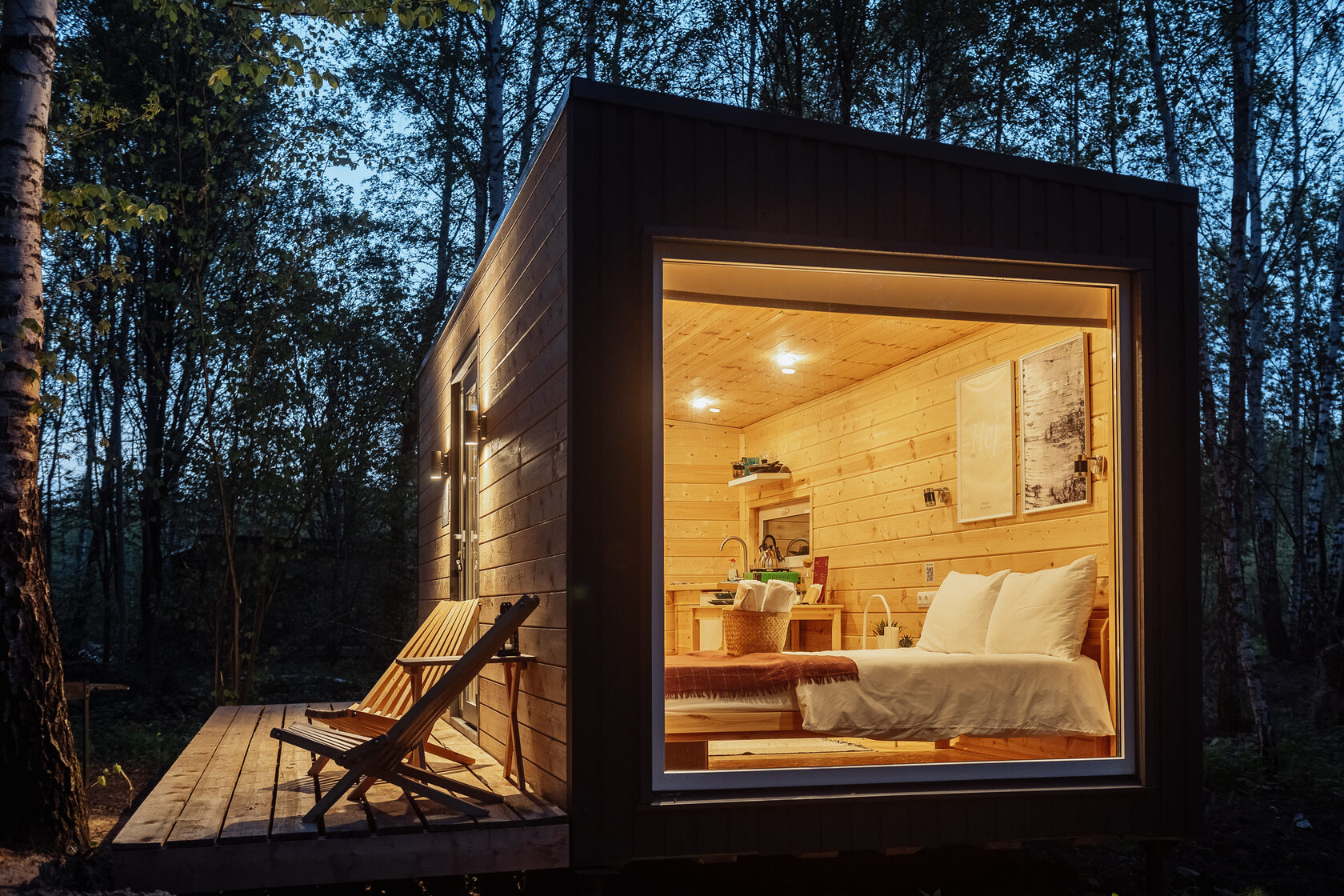 Модульный дом ночью