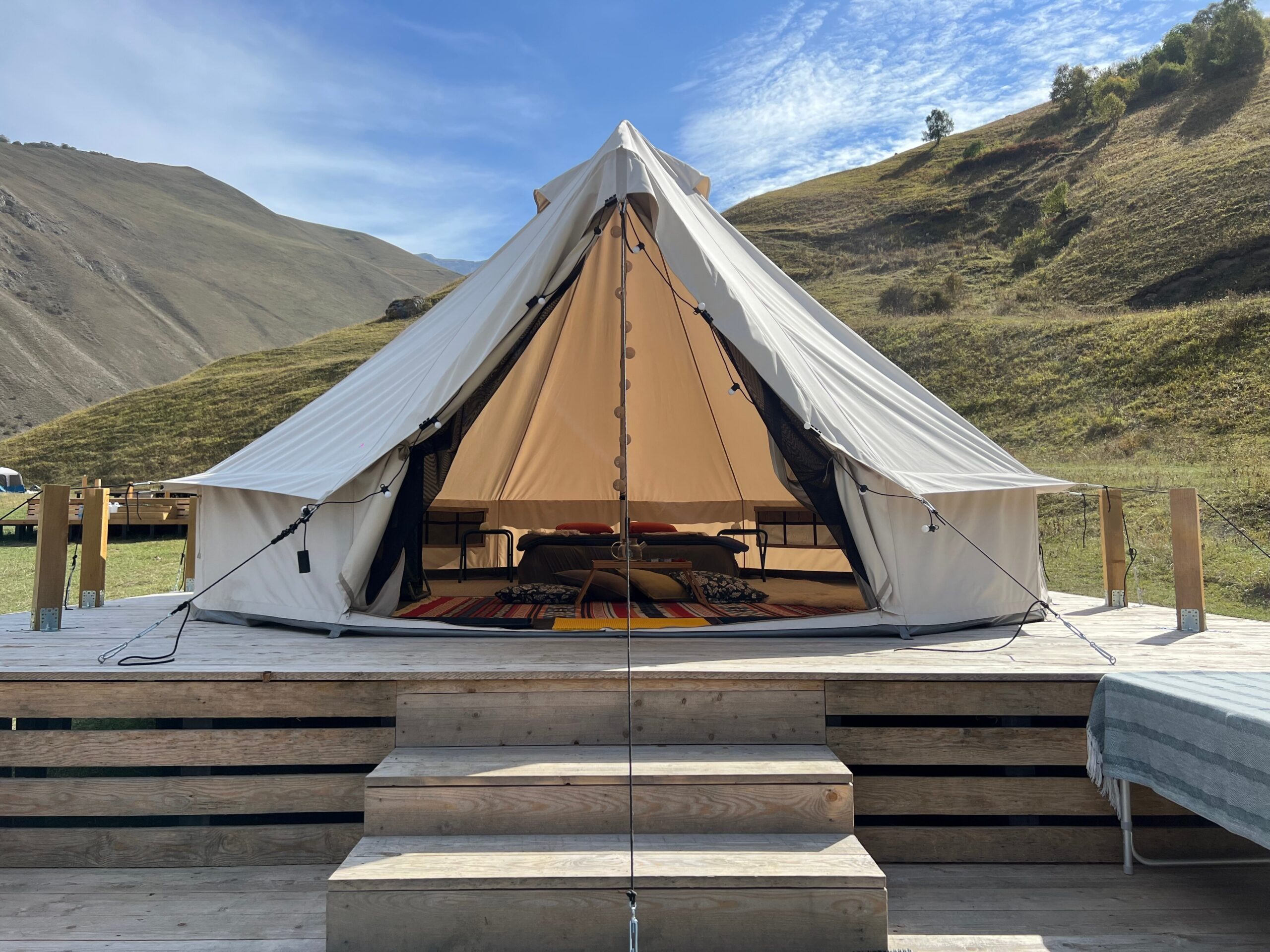 Белл-тент в горах