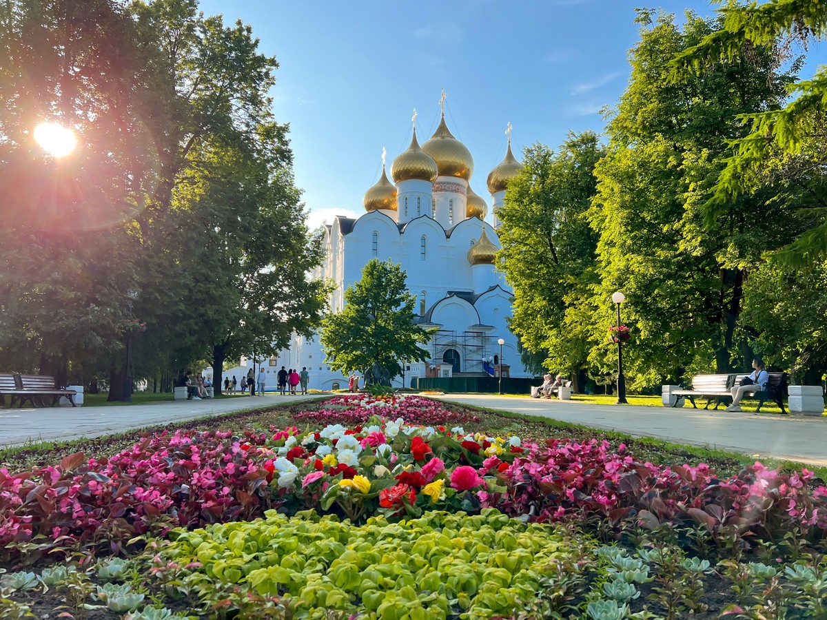 Успенский кафедральный собор в Ярославле