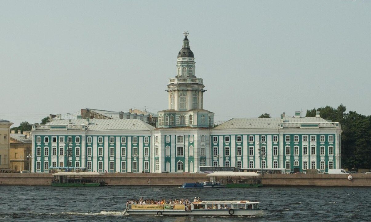 Кунсткамера в Санкт-Петербурге